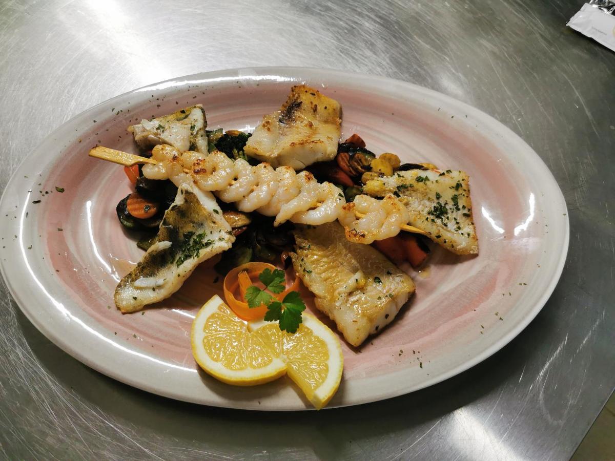 Pension Restaurant Luna Трейс-Карден Екстериор снимка